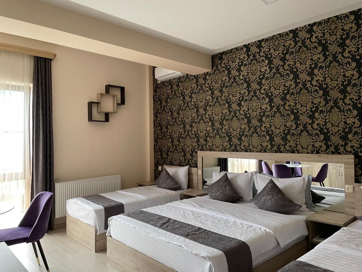 Kamar Hotel Ijevan Exterior foto