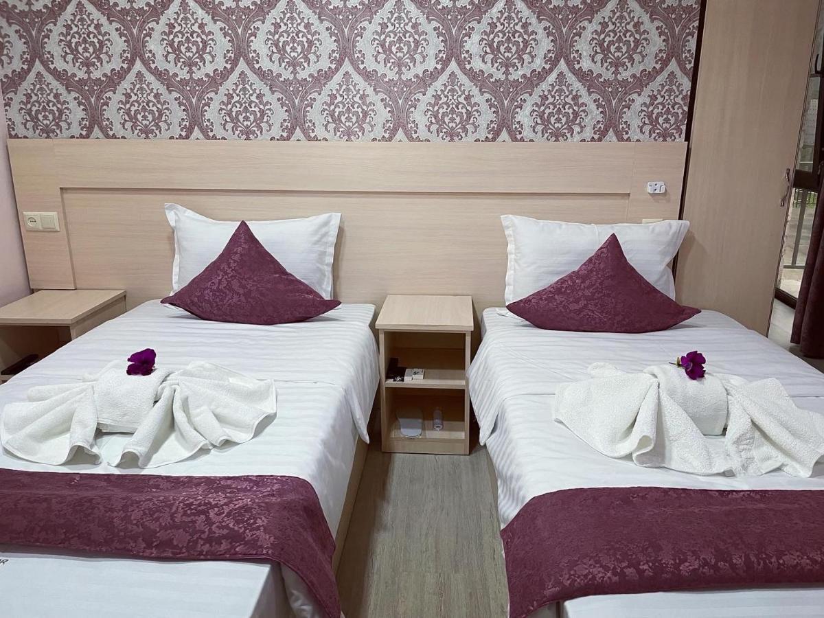 Kamar Hotel Ijevan Exterior foto
